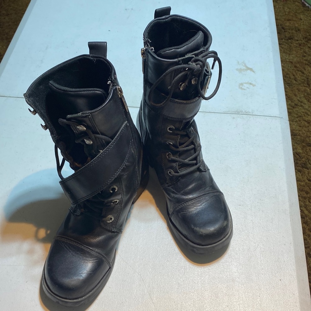 Size 8 Harley Davidson riding boots
